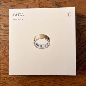 Oura Ring 4 in Gold